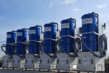 Mobile high-pressure industrial vacuum cleaner